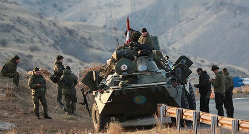 Russian peacemakers near the village of Saralanj, November 12, 2020. Photo: REUTERS/Gleb Garanich