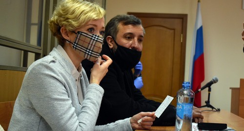 Anastasia Shevchenko and her advocate in a courtroom. Photo by Konstantin Volgin for the Caucasian Knot