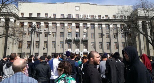 Participants of a protest action. Vladikavkaz,  April 20, 2020. Photo by Emma Marzoeva for the "Caucasian Knot"