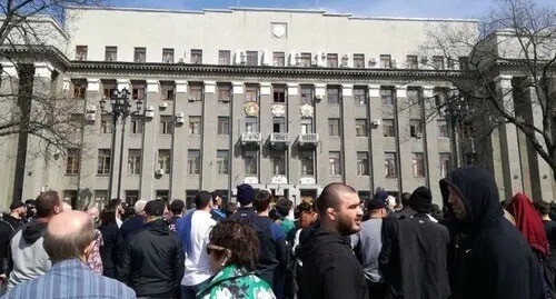 Protesters in Vladikavkaz, April 20, 2020. Photo by Emma Marzoeva for the Caucasian Knot