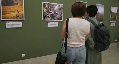 Armenian residents attend the exhibition. Photo by Armine Martirosyan for the Caucasian Knot