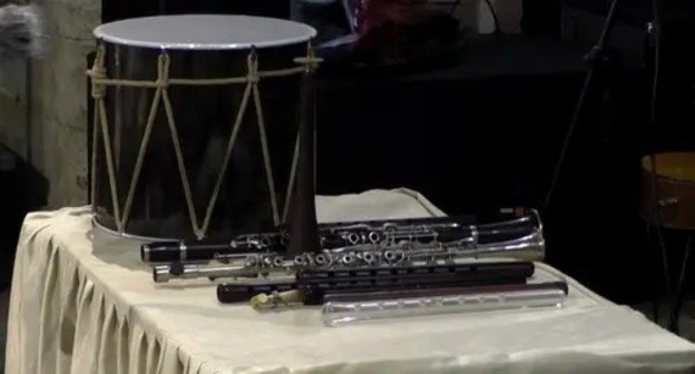 Musical instruments at the "Promised Caucasus" Festival in Derbent. Screenshot from video posted by the Caucasian Knot: https://www.youtube.com/watch?v=1Vvq231e9YQ