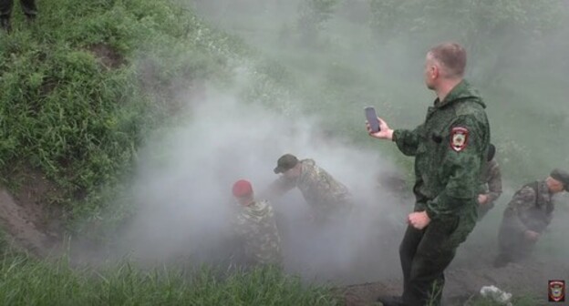 Tests for obtaining maroon berets. Screenshot of  the video https://www.youtube.com/watch?v=6p-iPcaOktI2