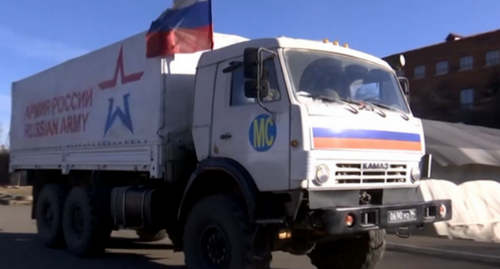 A vehicle of Russian peacekeepers delivers humanitarian aid to Nagorno-Karabakh. Photo: press service of the Russian Defense Ministry.