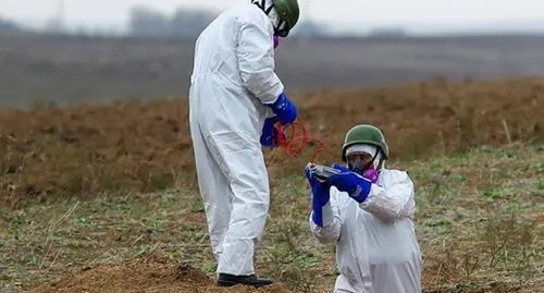 Sappers defuse mines. Photo by Aziz Karimov for the Caucasian Knot