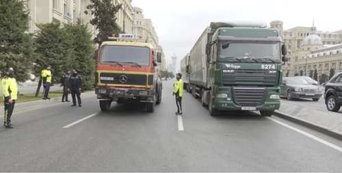 Drivers hold a protest action in Baku. Screenshot: REAL TV https://www.youtube.com/watch?v=NSnED0wYNUA