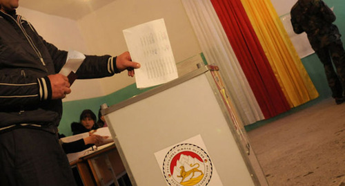 Ballot box at a polling station in South Ossetia. Photo: Sergei Karpov, Yuga.ru