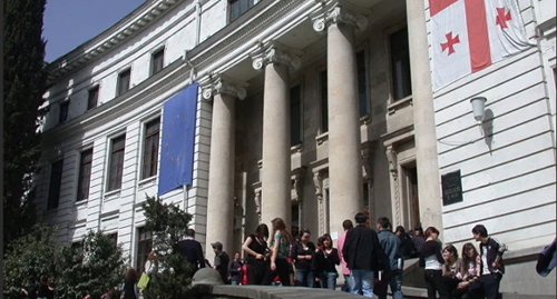 Students of the Tbilisi State University, photo: https://ge.vesti.news/studenty-ustroili-protestnoe-shestvie-tbilisi-16041616220079.htm