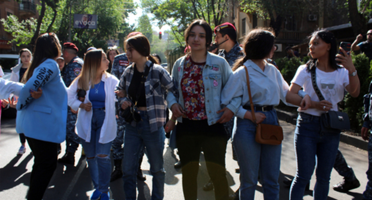 Protesters in Yerevan. Photo by Tigran Petrosyan for the "Caucasian Knot"