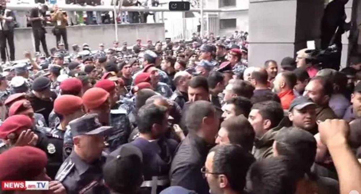 Rally in Yerevan. Image made from video posted by NEWS AM: https://www.youtube.com/watch?v=L3eU-kSex74