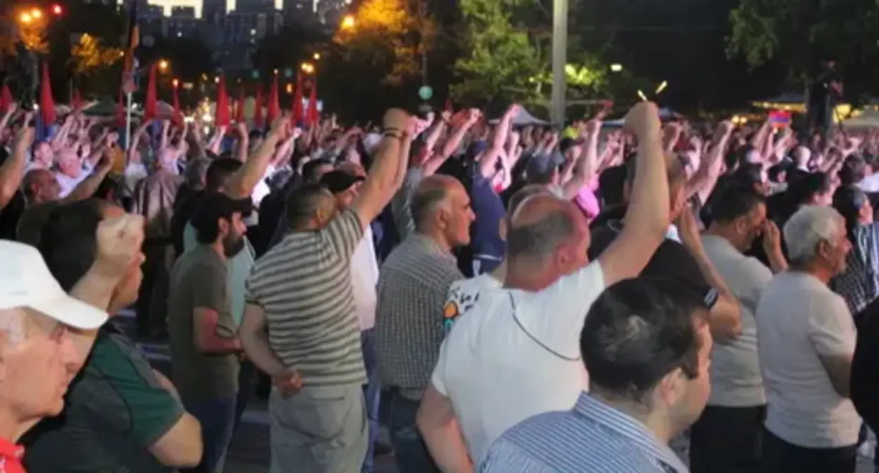 Protesters in Yerevan. Photo by Tigran Petrosyan for the "Caucasian Knot"