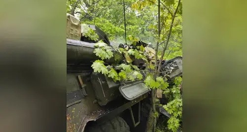 An armoured personnel carrier hit by a grenade launcher. Photo © Telegram / the National Guard of Russia