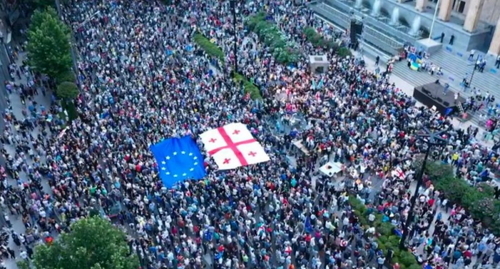 Rally in Tbilisi. Photo: https://mtavari.tv/news/90066-ramdeni-adamiani-iqo-24-ivnisis-aktsiaze?fbclid=IwAR0ILsHLJhjgJEw2lE2CixIC6uXI5TuRii7zRE5qsUV7GDwUJfI8f7OnKuM