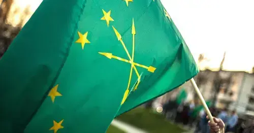 The Circassian flag. Photo by the user Kabardino-Balkaria https://www.youtube.com/watch?v=82qL1UK9SGk