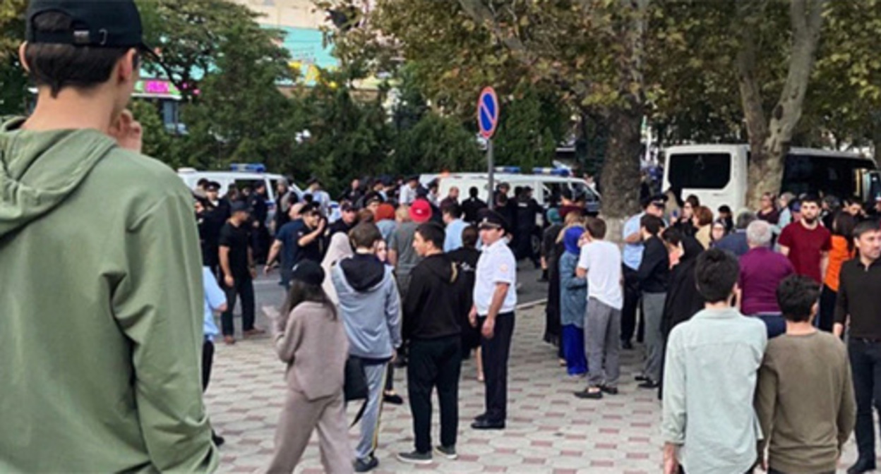 A rally against mobilization. Makhachkala, September 2002. Photo: https://zona.media