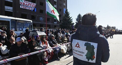 A rally in Magas. 2019. Photo: Maxim Shemetov, https://ru.wikipedia.org/wiki/%D0%9F%D1%80%D0%BE%D1%82%D0%B5%D1%81%D1%82%D1%8B_%D0%B2_%D0%98%D0%BD%D0%B3%D1%83%D1%88%D0%B5%D1%82%D0%B8%D0%B8_(2018%E2%80%942019)