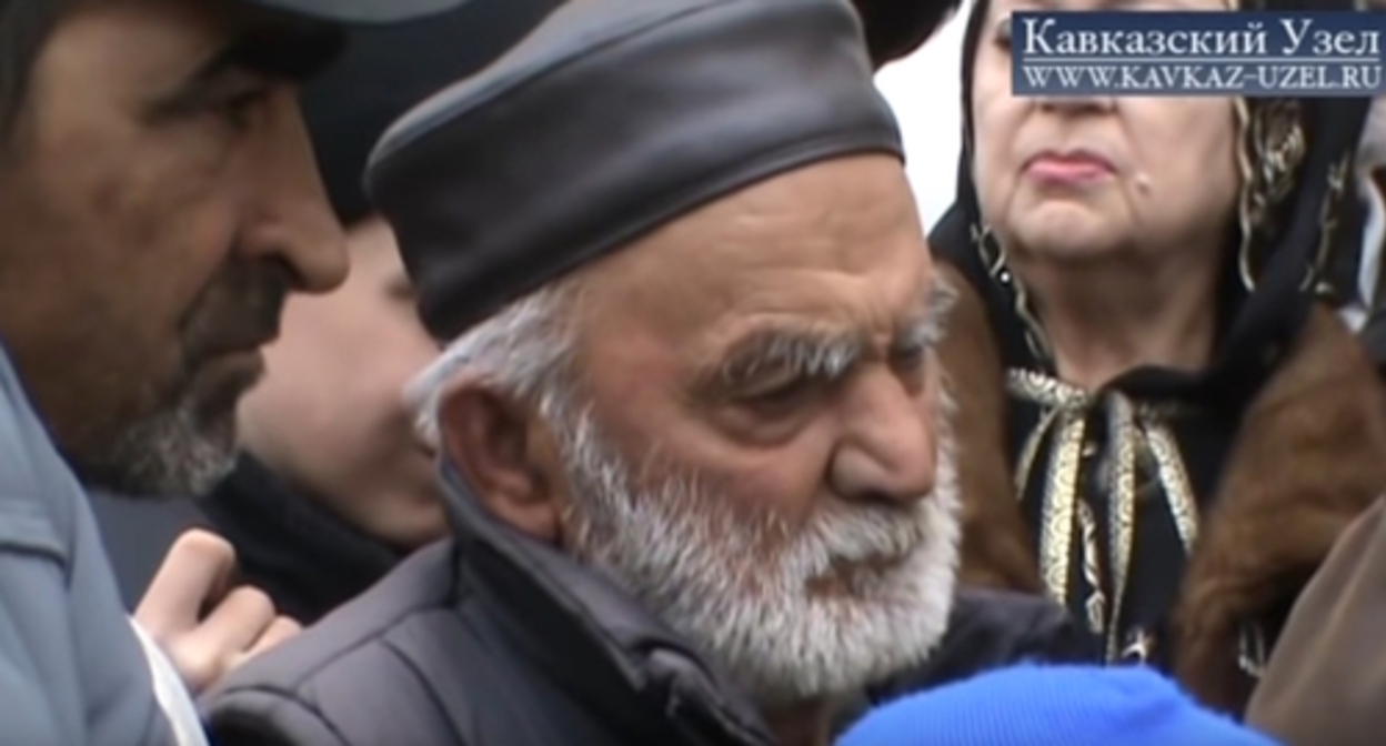 Residents of the village of Irganai of the Untsukul District holding a rally with a demand to speed the payment of compensation for the flooded land. Dagestan, March 5, 2014. Screenshot of the video https://www.youtube.com/watch?v=aIbW-mNGJBM