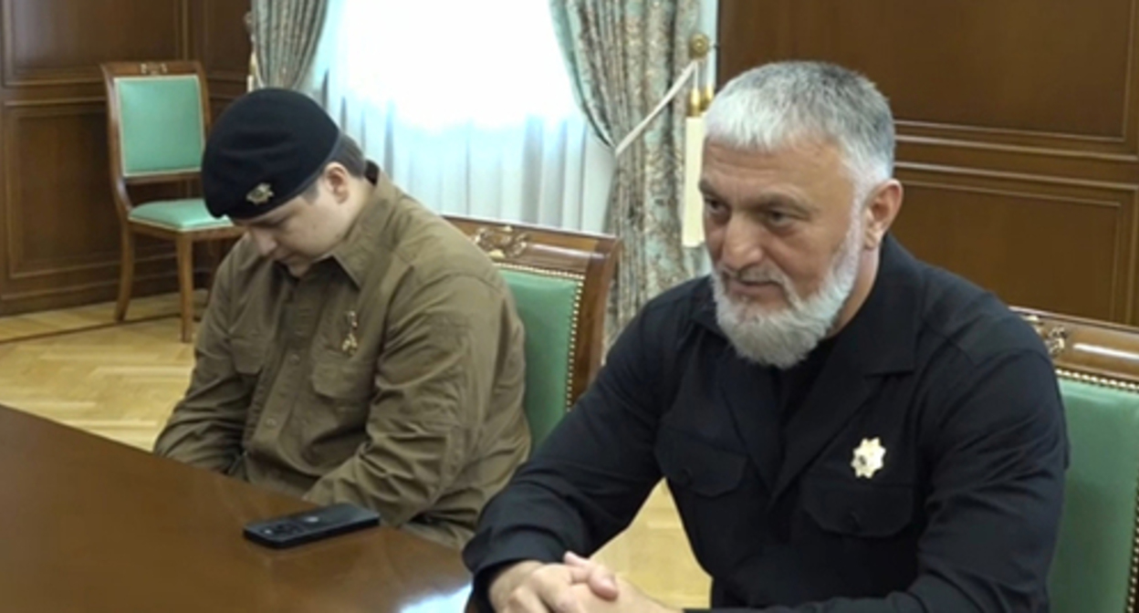 Adam Kadyrov (on the left) and  Adam Delimkhanov. Screenshot of the video https://t.me/Kokov_Kazbek/3087