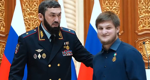 Magomed Daudov (on the left) and Akhmat Kadyrov. Screenshot of the video https://t.me/MDaudov_95/1761