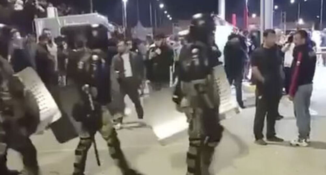 Riots in Makhachkala. Screenshot of the video from the Telegram channel "Tut Kavkaz" ("Caucasus Here")