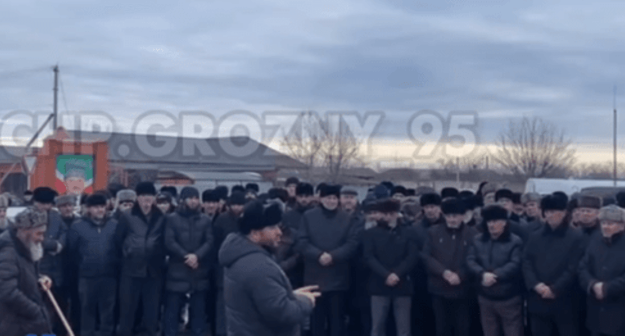 People at the gathering in the village of Komsomolskoye. Screenshot of a video posted in the Telegram channel "ChP Grozny" on January 17, 2024 https://t.me/chpgrozny_95/7767