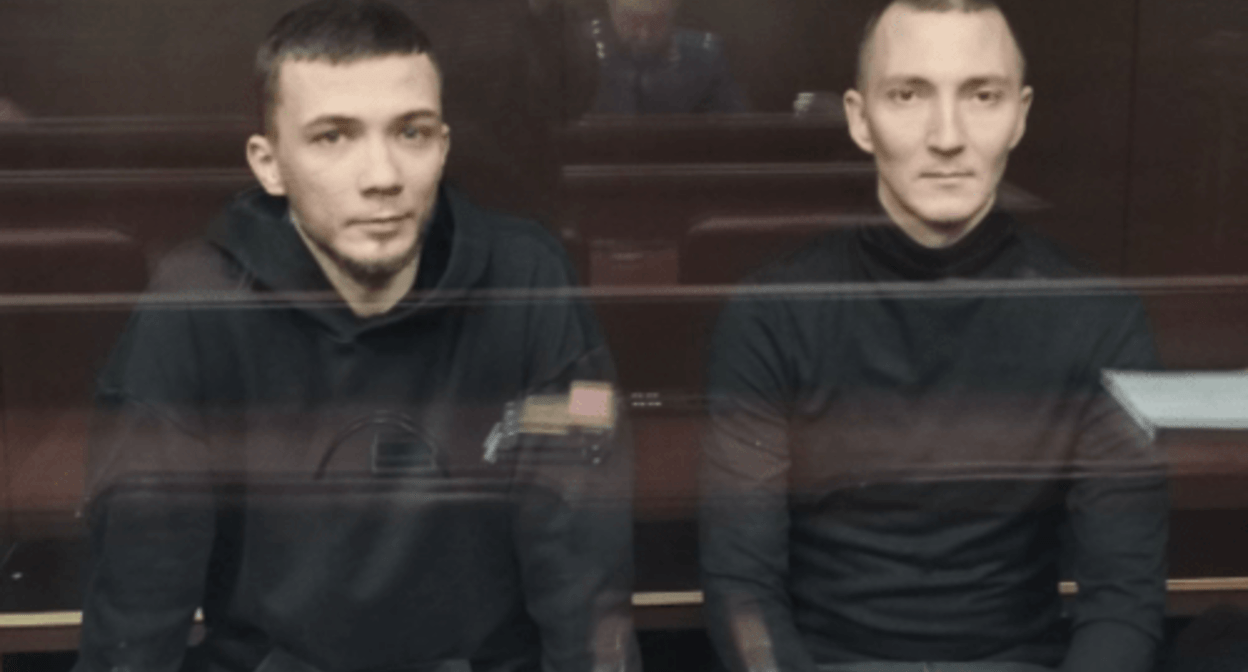 Abdurakhmanov (on the left) and Goncharenko at a court. Screenshot of the photo posted on the Telegram channel of the human rights organization "Solidarity Zone" https://t.me/solidarity_zone/1895