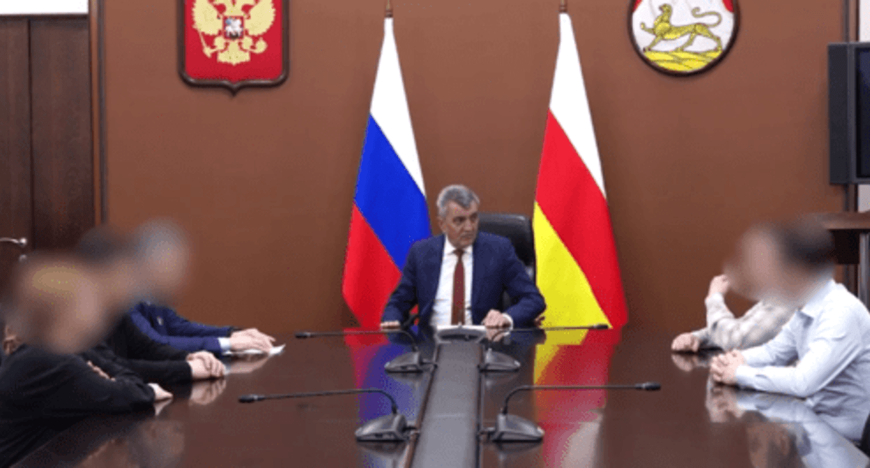 Sergey Menyailo at a meeting with the parents of the teenagers. Screenshot of a video by the press service of the administration of the head and the government of North Ossetia 11.03.24,https://t.me/alania_gov/11397