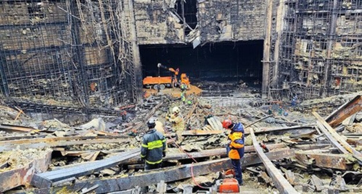 Removal of debris at the Crocus City Hall. Photo: Mchs.gov.ru https://ru.wikipedia.org