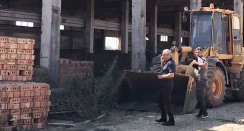 A brick factory in Dagestan. Photo: “Rospotrebnadzor” (Russian Federal Agency for Surveillance on Consumer Rights Protection and Human Wellbeing) https://rpn.gov.ru/news/khasavyurtovskiy_kirpichnyy_zavod_v_dagestane_narushaet_zakonodatelstvo_v_oblasti_obrashcheniya_s_ot/