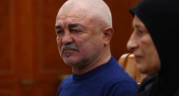 The parents of Kurban Dalgatov. Photo: https://hakikat.info/kat/lenta-novostej/item/roditeli-pogibshego-v-hode-pytok-v-policzii-kurbana-dalgatova-provedut-miting-v-mahachkale/ The parents of Kurban Dalgatov. Photo: https://hakikat.info/kat/lenta-novostej/item/roditeli-pogibshego-v-hode-pytok-v-policzii-kurbana-dalgatova-provedut-miting-v-mahachkale/