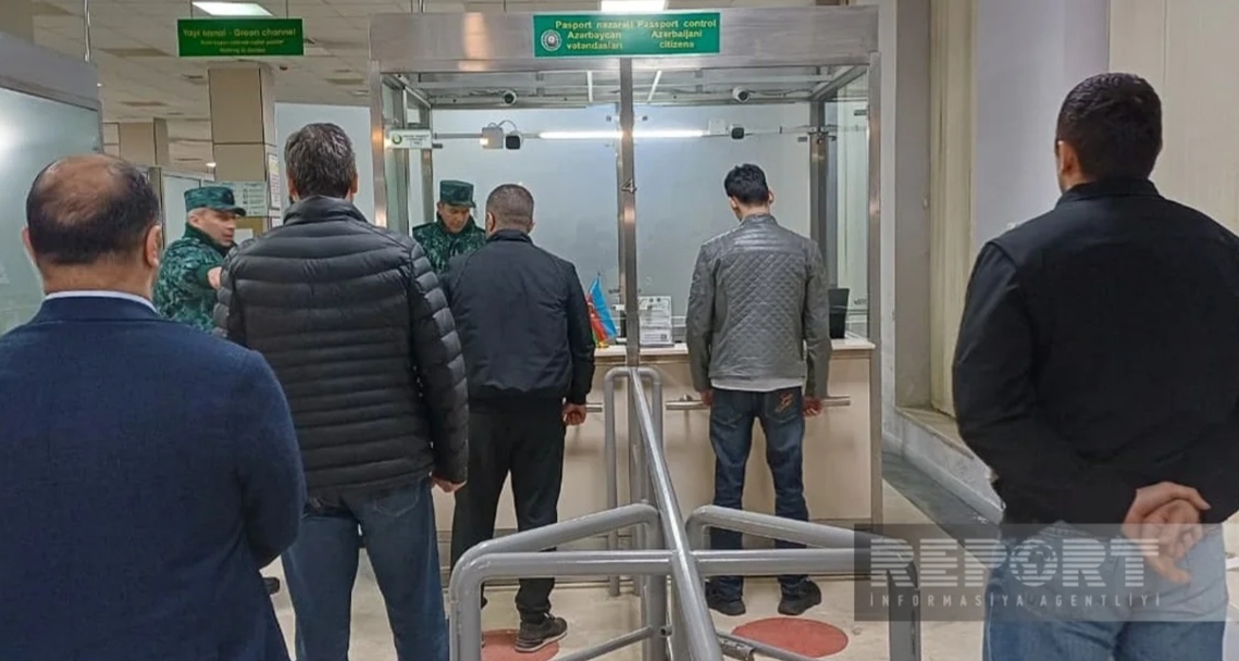Azerbaijani Embassy staff at the Astara border crossing. Photo: Report https://report.az/ru/vneshnyaya-politika/sotrudniki-posolstva-azerbajdzhana-v-tegerane-evakuiruyutsya-iz-irana Azerbaijani Embassy staff at the Astara border crossing. Photo: Report https://report.az/ru/vneshnyaya-politika/sotrudniki-posolstva-azerbajdzhana-v-tegerane-evakuiruyutsya-iz-irana
