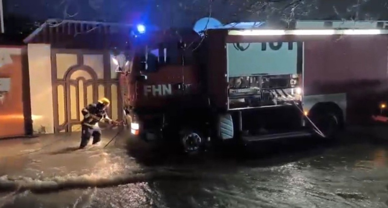Flooding in Azerbaijan. Photo by the Azerbaijani Ministry of Emergency Situations https://fhn.gov.az/az/melumatlar/fhn-metbuat-xidmetinin-melumati-video-foto-eaff66d4 Flooding in Azerbaijan. Photo by the Azerbaijani Ministry of Emergency Situations https://fhn.gov.az/az/melumatlar/fhn-metbuat-xidmetinin-melumati-video-foto-eaff66d4