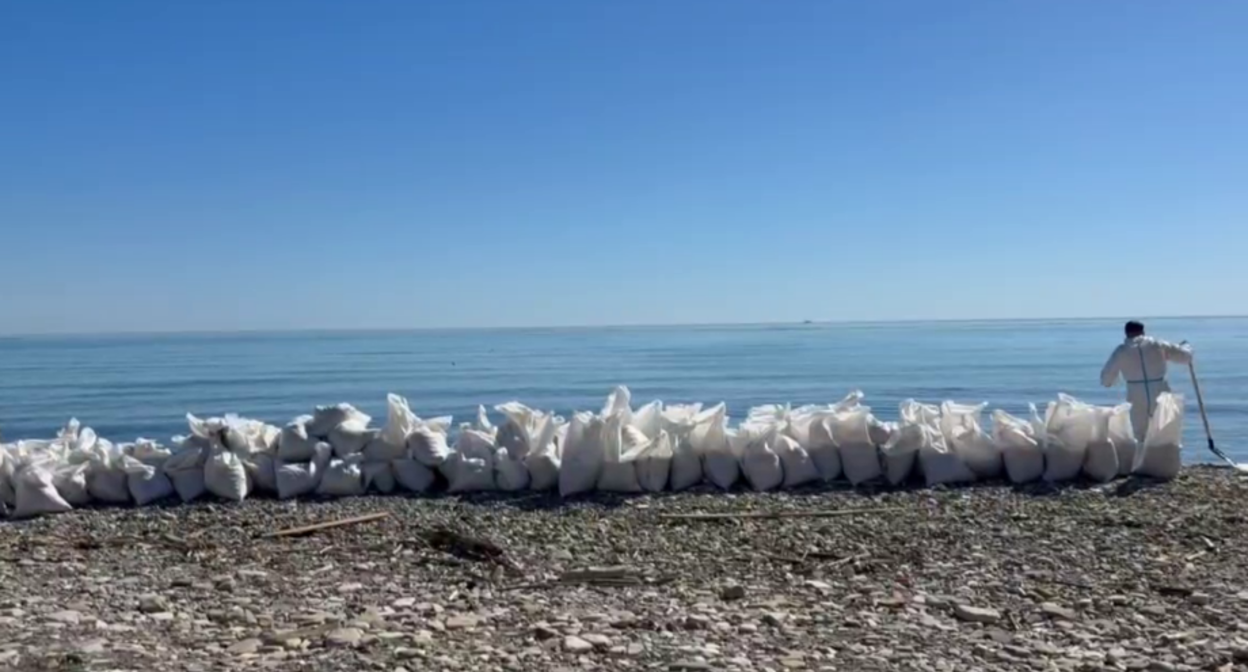 Collected bags in the village of Tyumensky. Still from Zhora Kavanosyan's video from April 26, 2026, https://t.me/ecozhora/7571 Collected bags in the village of Tyumensky. Still from Zhora Kavanosyan's video from April 26, 2026, https://t.me/ecozhora/7571