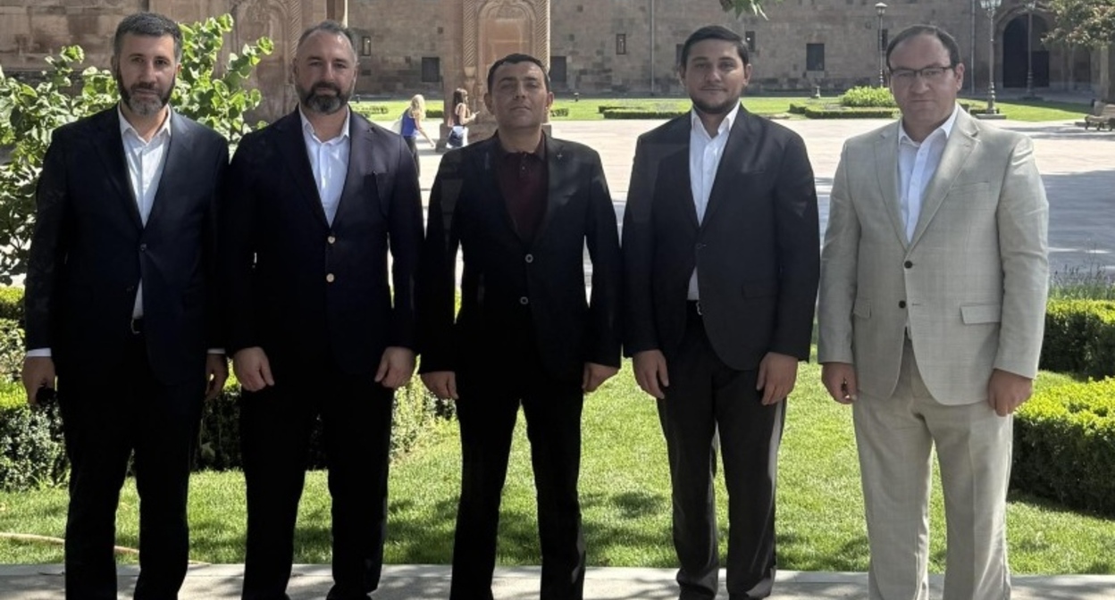 Authors of a joint statement by human rights activists regarding Hovhannisyan's suicide. Photo: Aysor.am https://www.aysor.am/am/news/2026/05/17/%D5%AB%D6%80%D5%A1%D5%BE%D5%A1%D5%BA%D5%A1%D5%B7%D5%BF%D5%BA%D5%A1%D5%B6/2422680 Authors of a joint statement by human rights activists regarding Hovhannisyan's suicide. Photo: Aysor.am https://www.aysor.am/am/news/2026/05/17/%D5%AB%D6%80%D5%A1%D5%BE%D5%A1%D5%BA%D5%A1%D5%B7%D5%BF%D5%BA%D5%A1%D5%B6/2422680