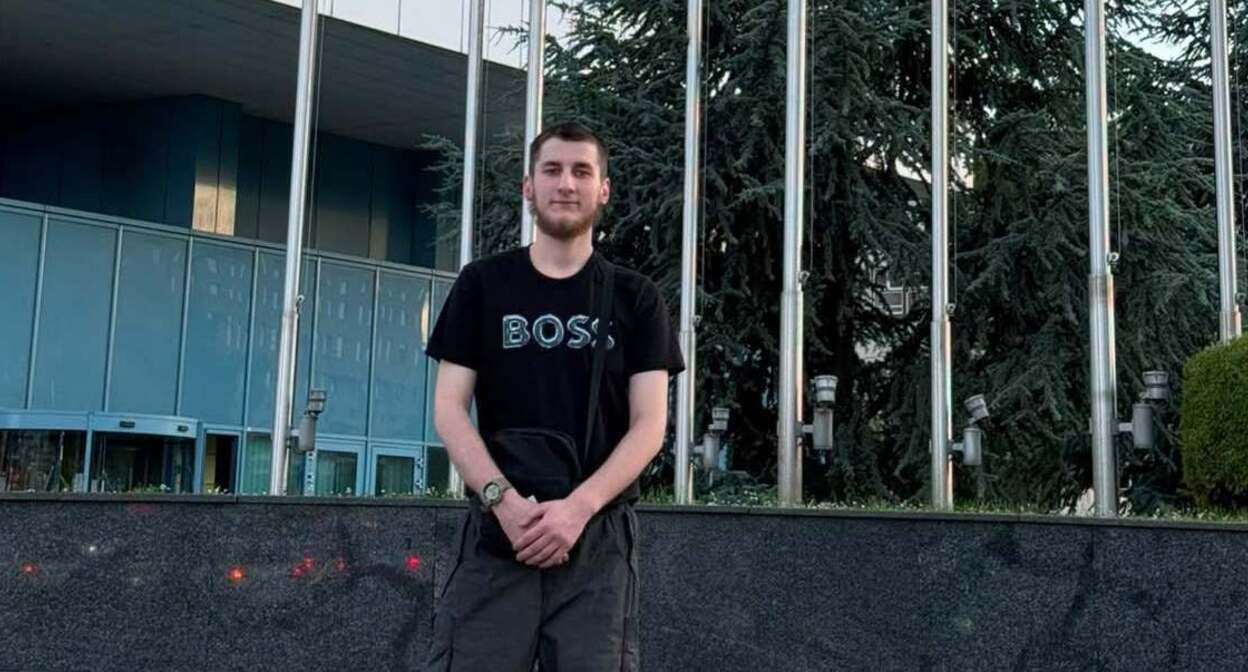 Magomed-Amin Gatagazhev after his release. Screenshot from Roza Dunaeva's post. Magomed-Amin Gatagazhev after his release. Screenshot from Roza Dunaeva's post.